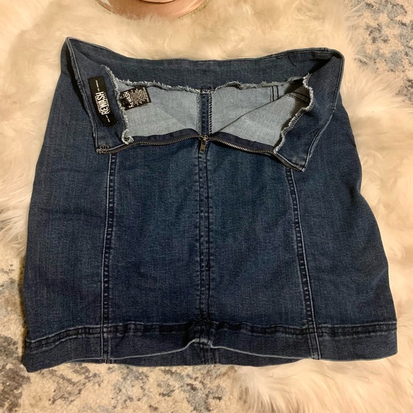 Dark wash mini jean skirt - Picture 2 of 4